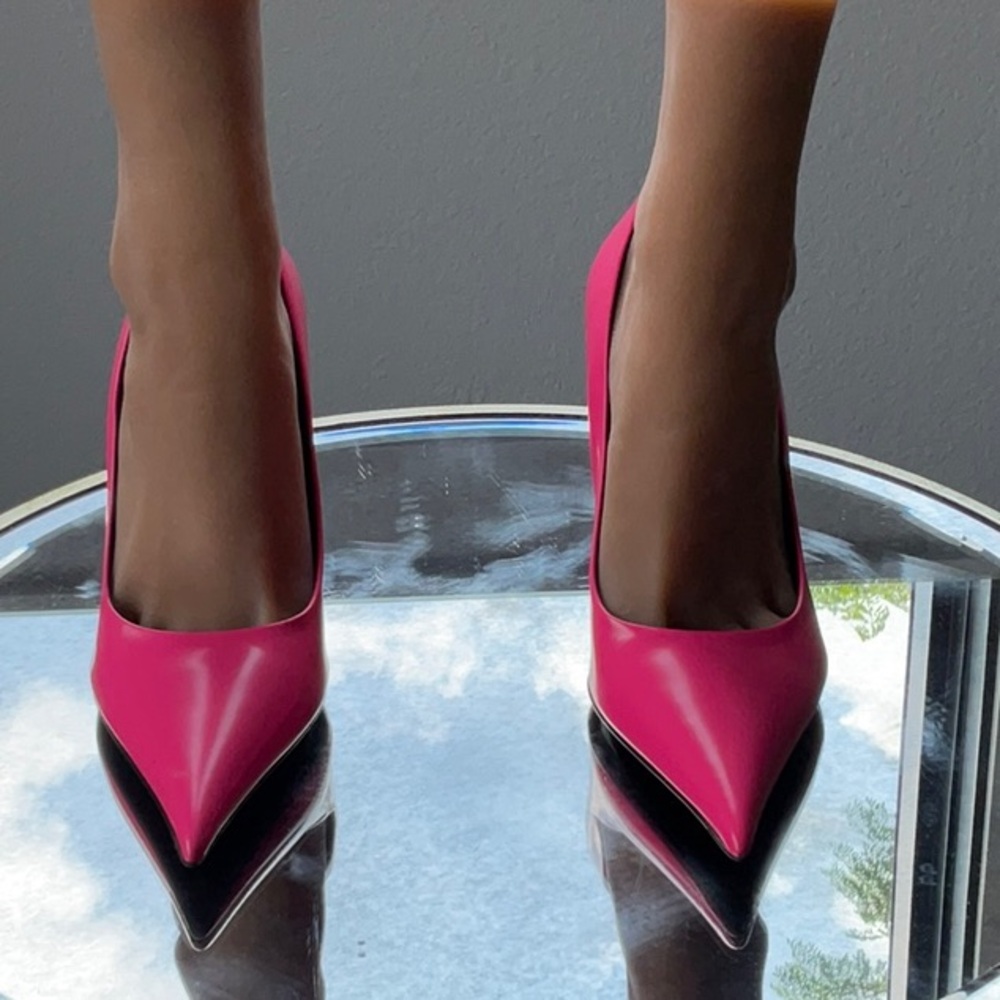 Versace Tropical Pink Leather Pin-Point Pumps